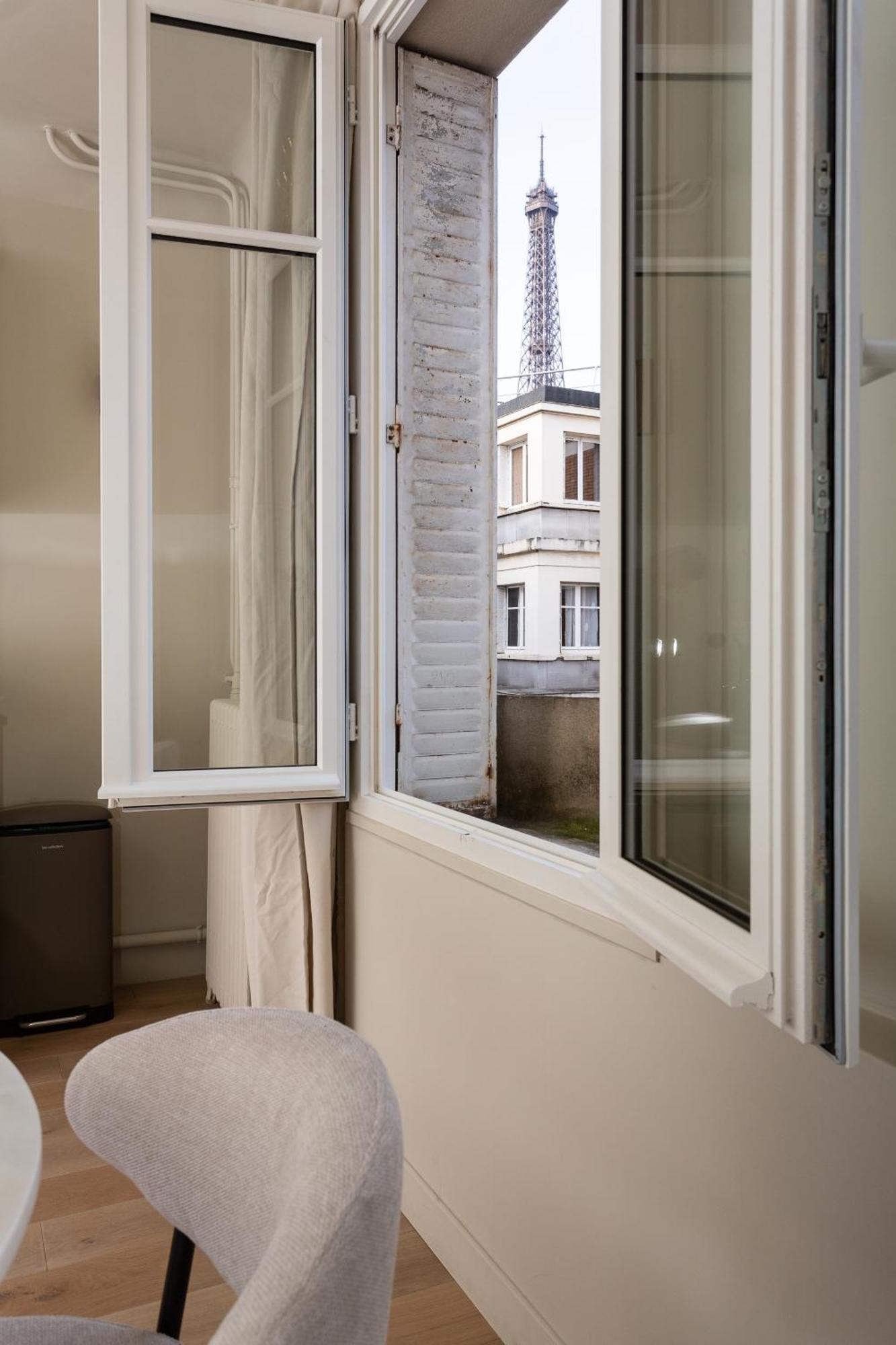 The Carla Suite Eiffel Tower View 巴黎 外观 照片